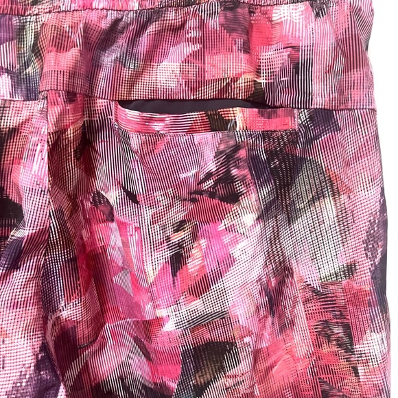 Lululemon Spring Break Away Short *4-way Stretch 3"
Sun Dazed Multi Pink 12 - Picture 6 of 10